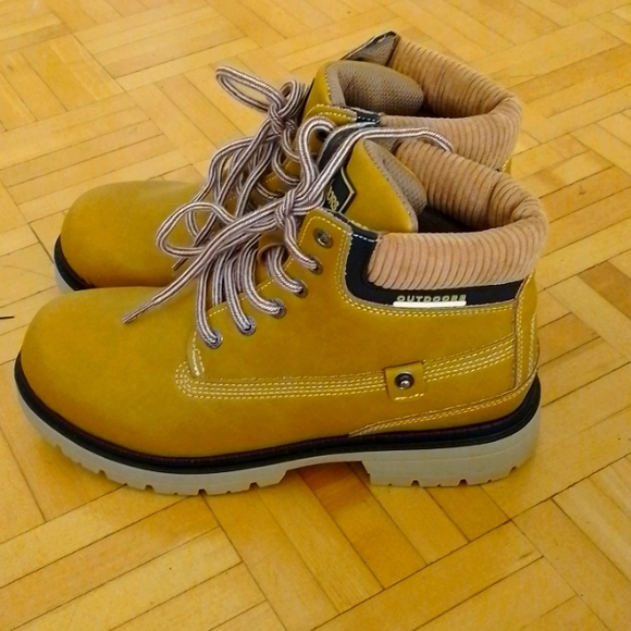 Tan water proof fall women's shoes size 7 - Picture 3 of 4